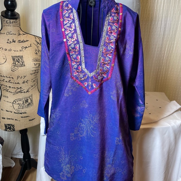 Vibrant Purple Embroidered Women's Tunic M - Picture 2 of 6